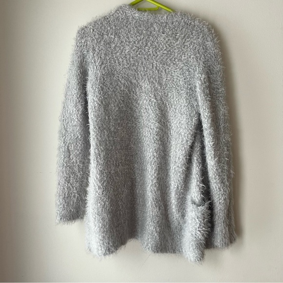 Fuzzy long open front cardigan pockets size medium casual soft - Picture 8 of 9